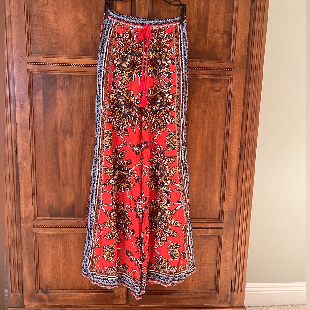 Flying tomato drawstring pants| Size Small | Like New